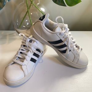 Cloud foam Adidas sneakers size 7.5